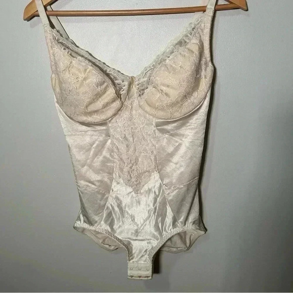 Vintage  lace bodysuit/teddy 38C - Picture 2 of 6